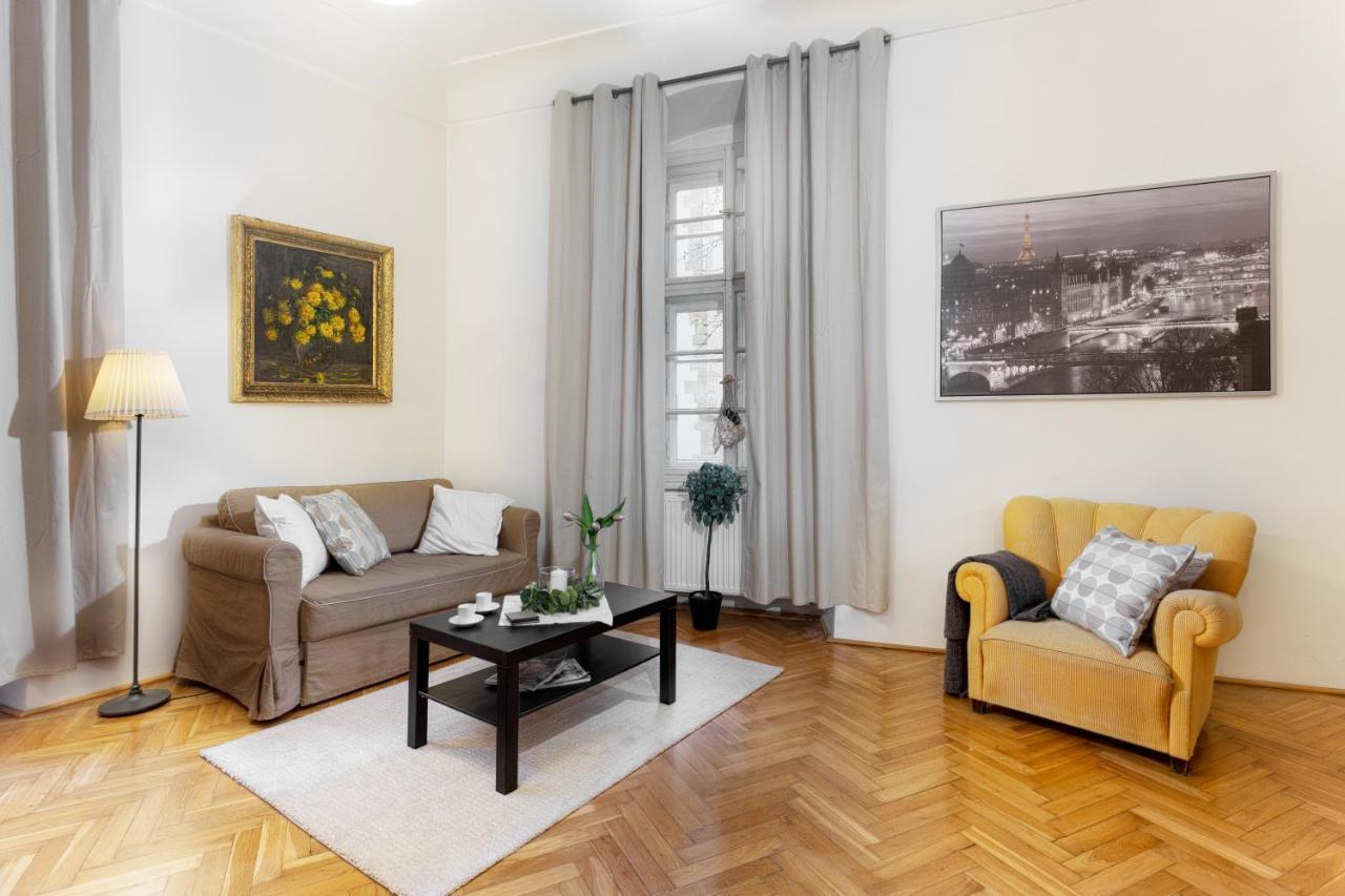 פראג Classy Apartments Charles Bridge מראה חיצוני תמונה