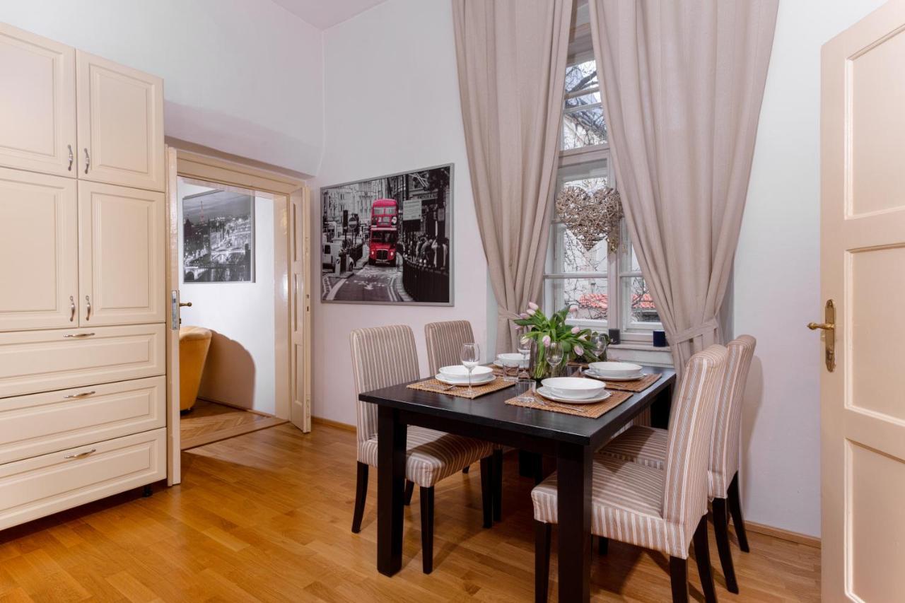 פראג Classy Apartments Charles Bridge מראה חיצוני תמונה