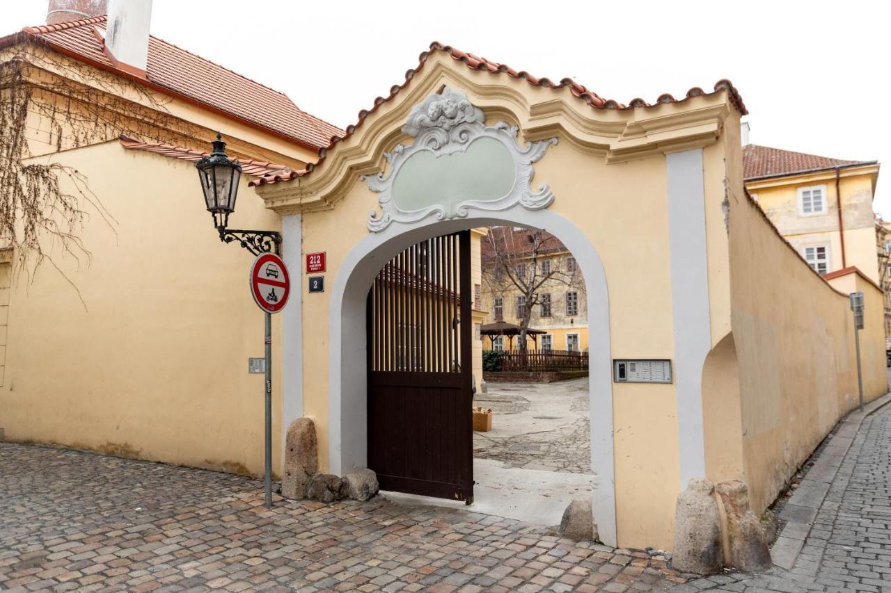 פראג Classy Apartments Charles Bridge מראה חיצוני תמונה